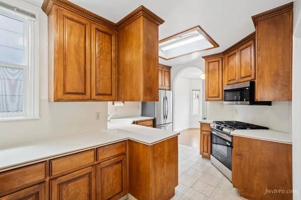 Duboce Park 3br+den/1ba. Edwardian Charmer. Fantastic Location! Progressive photo 5
