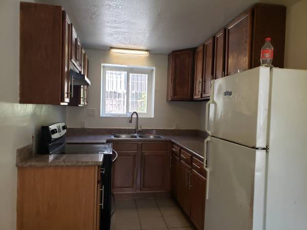 2BR/1BA Duplex · Richmond photo 2
