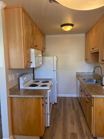 Apartments on Imperial Dr · Daly City photo 4