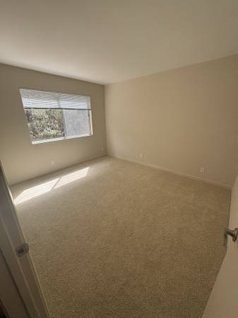 2BR/1BA Apartment · Larkspur photo 5