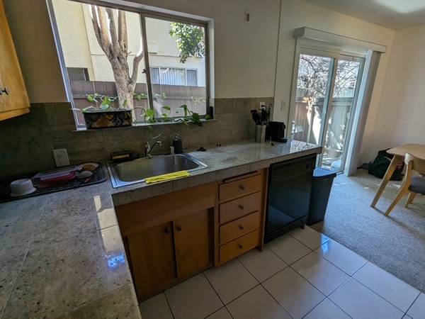 2BR/1BA Apartment · Menlo Park photo 3
