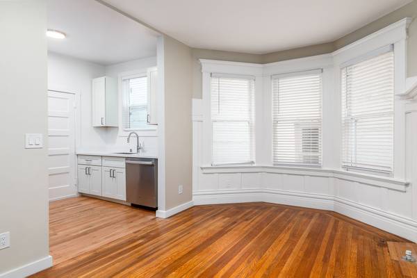 2128 VAN NESS Apartments photo 3