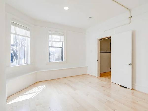 2BR/1BA Apartment · San Francisco photo 2