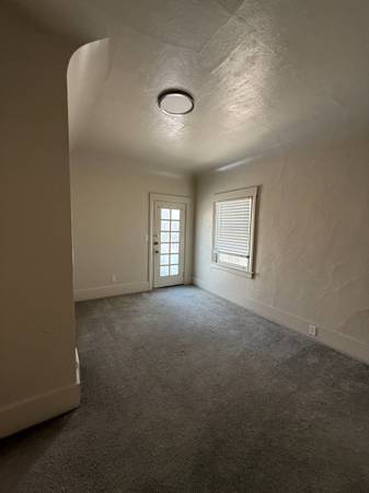 1BR/1BA Apartment · Oakland photo 4