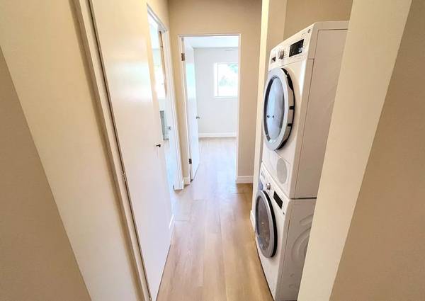 2BR/1BA Apartment on Mckinley Ave Unit F · Berkeley photo 4