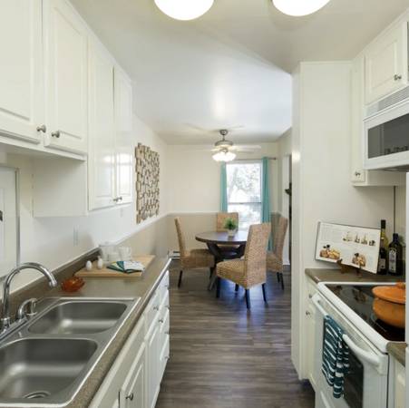 Apartments on Sunnyview Dr · Pinole