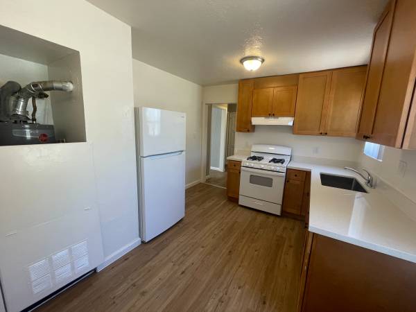 2BR/1BA Apartment on 99th Ave. Ct. · Oakland photo 2