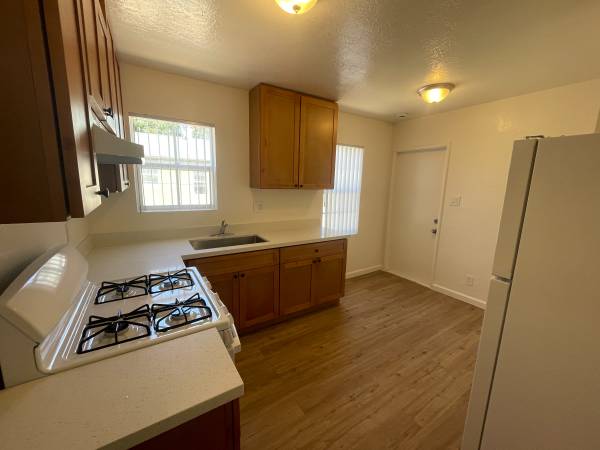 2BR/1BA Apartment on 99th Ave. Ct. · Oakland photo 5