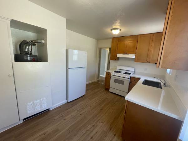 2BR/1BA Apartment on 99th Ave. Ct. · Oakland