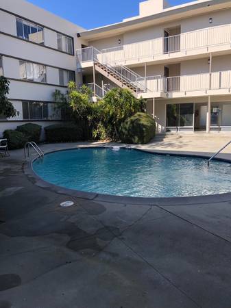 0BR/1BA Apartment on Dwight Way · Berkeley photo 3
