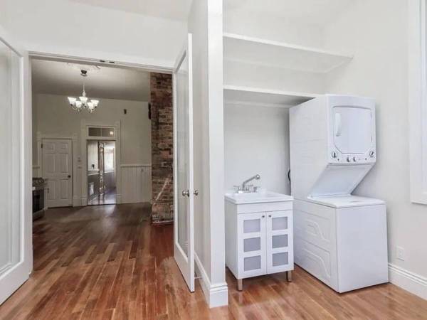 2BR/1BA Flat on Walter St · San Francisco photo 5