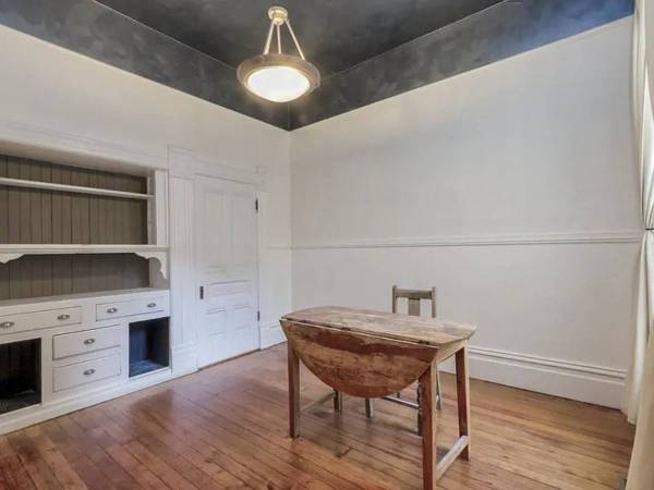 2BR/1BA Flat on Walter St · San Francisco photo 2