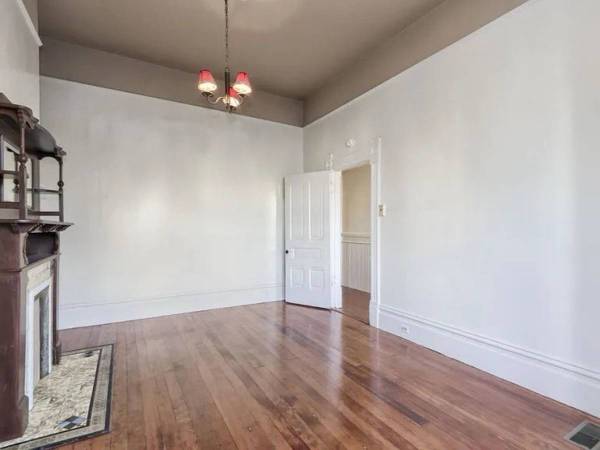 2BR/1BA Flat on Walter St · San Francisco photo 3