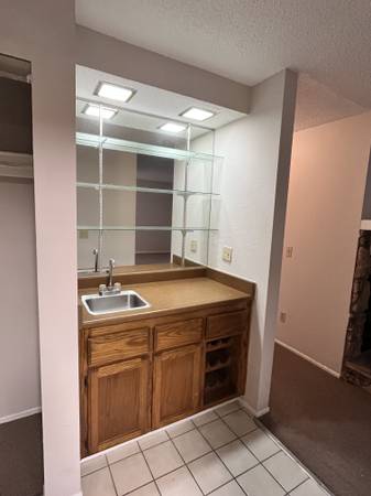 2BR/2BA Condo · Richmond photo 4