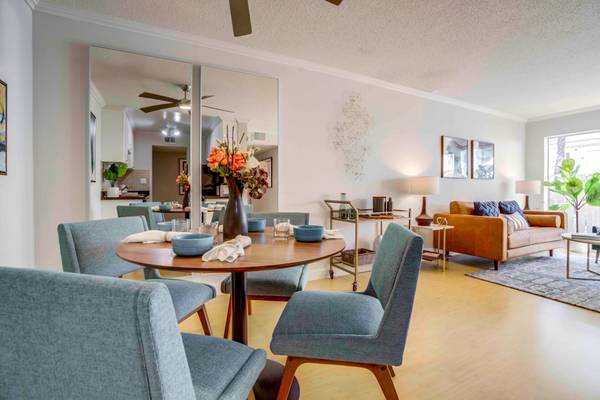 Apartments on Whipple Ave · Redwood City photo 5