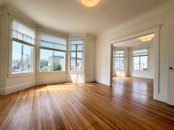 2BR/1BA Apartment on California · San Francisco