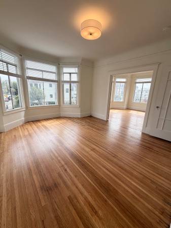 2BR/1BA Apartment on California · San Francisco photo 2