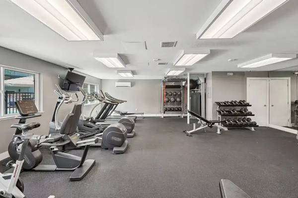 2BR/1BA Apartment · Walnut Creek photo 4