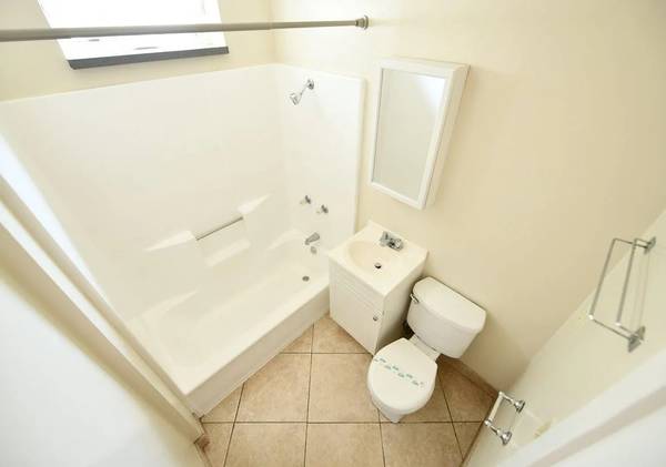 0BR/1BA In Law Adu on Shattuck Ave · Oakland photo 5