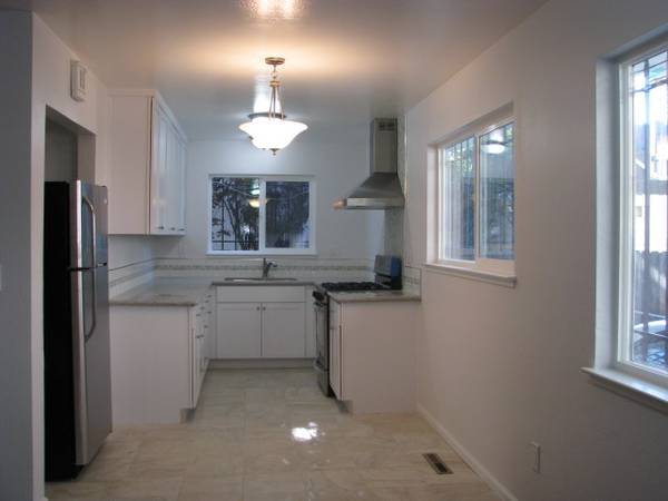 1BR/1BA Apartment · Oakland
