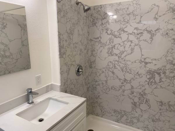0BR/1BA Single Family House on Martin Luther King Jr Way · Oakland photo 5