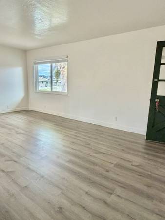 2BR/1BA Apartment · Hayward photo 4