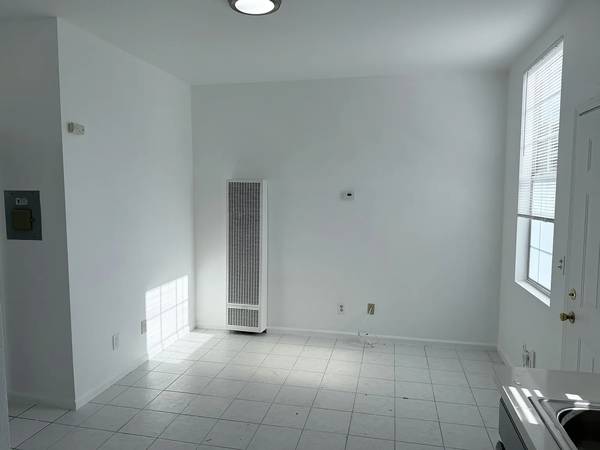 2BR/1BA Apartment on California St · Berkeley photo 4