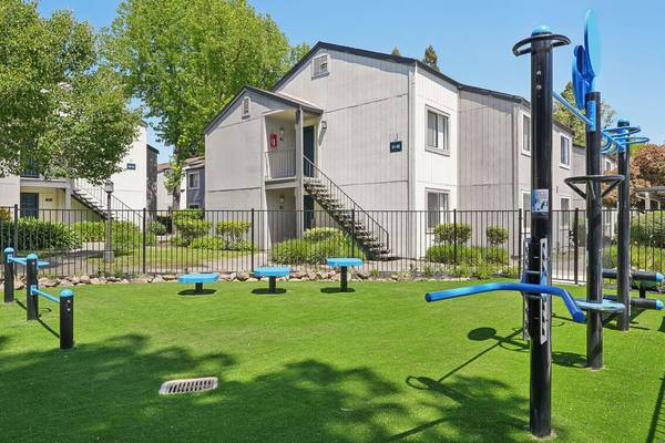 Apartments on River Glen Dr · Napa photo 3