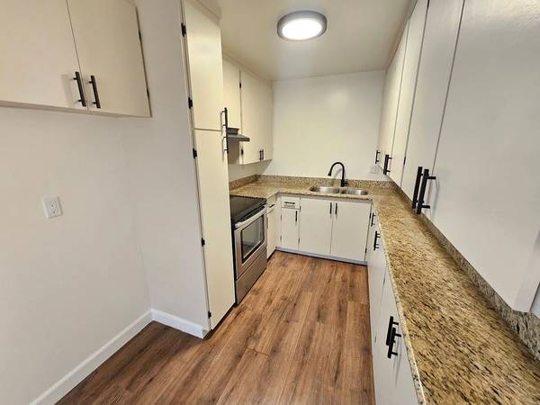 2BR/1BA Apartment on Francisco Ave · San Jose photo 4