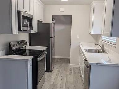 2BR/1BA Duplex on White Dr · Santa Clara photo 3