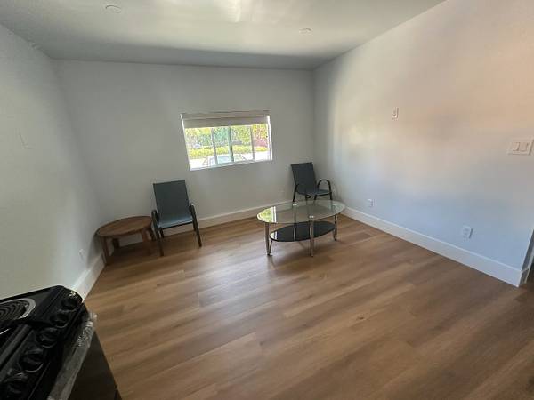 2BR/1BA Apartment on W Mc Kinley Ave · Sunnyvale