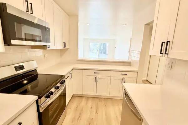 Apartments on Judah St Unit 103 · San Francisco photo 2