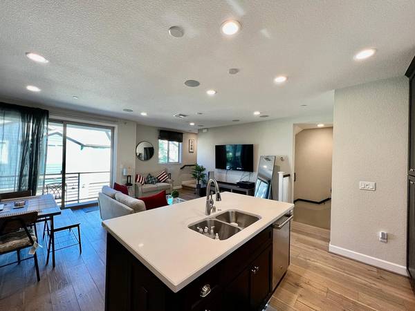 2BR/3BA Condo on Basswood Common · Livermore photo 5