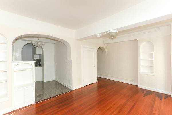 665 Pine photo 4