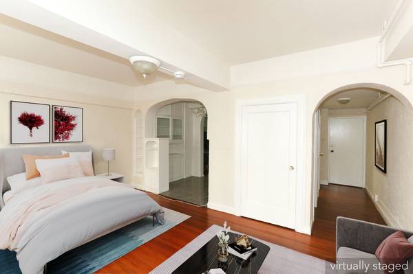 665 Pine photo 2