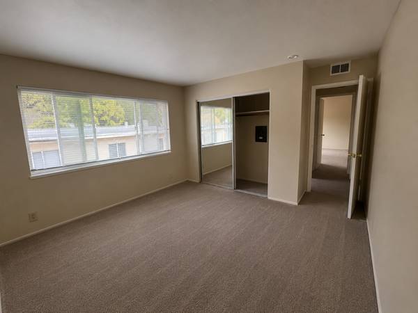 2BR/1BA Apartment on Ross Street · Kentfield photo 3