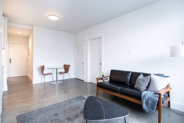 1BR/1BA Apartment on E Buena Vista · San Francisco photo 3