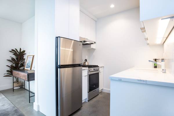 1BR/1BA Apartment on E Buena Vista · San Francisco photo 4