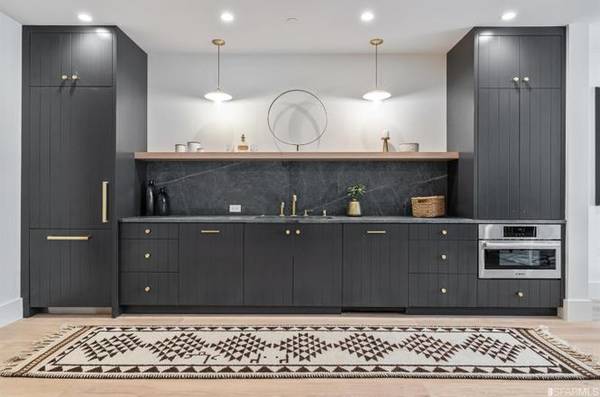2BR/2BA Single Family House on Polk St · San Francisco photo 4