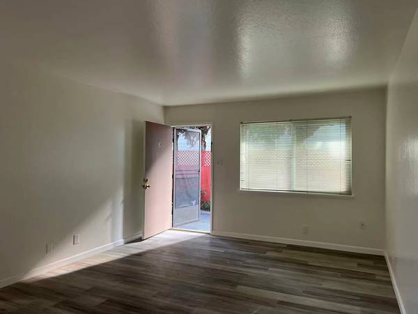 1BR/1BA Apartment on Central Ave · Oakland photo 2