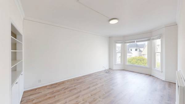 2425 Buchanan photo 3
