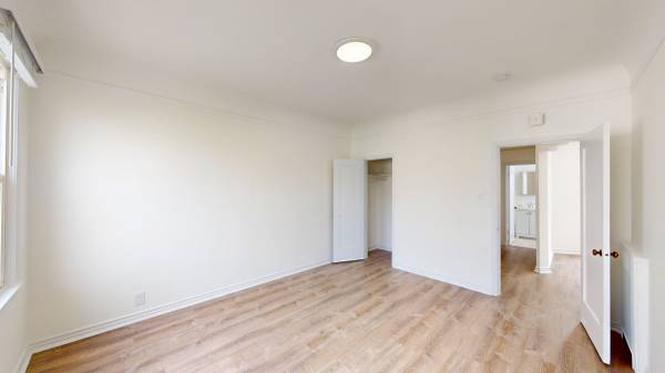 2425 Buchanan photo 5