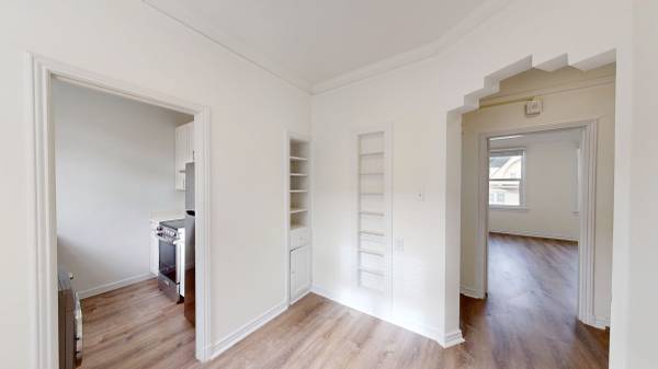 2425 Buchanan photo 2