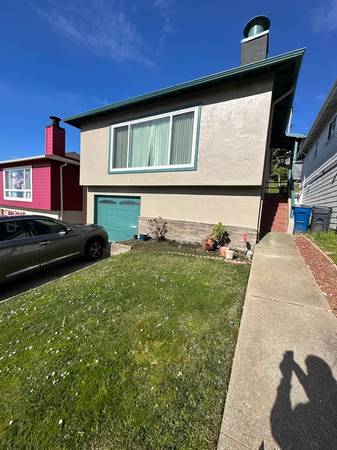 Others on Rockford Ave · Daly City photo 2