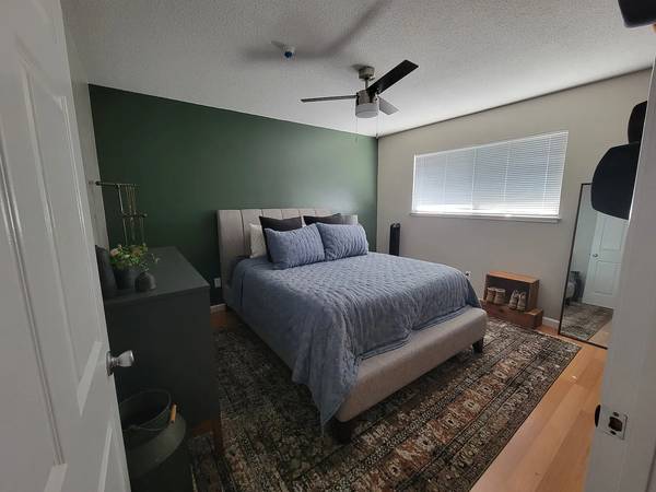 2BR/1BA Single Family House on Vallejo St · Petaluma photo 4