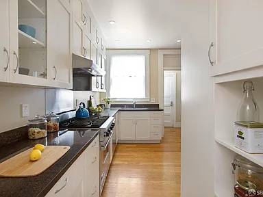 3BR/2BA Flat on Clay St · San Francisco photo 3