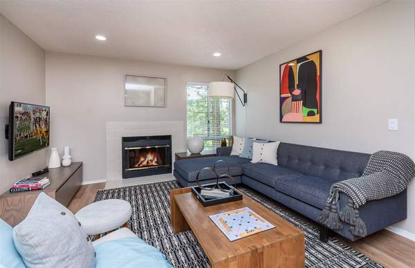 The Grove Luxury Apartments photo 3