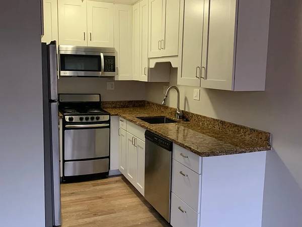 1BR/1BA Apartment on N Amphlett Blvd · San Mateo photo 5