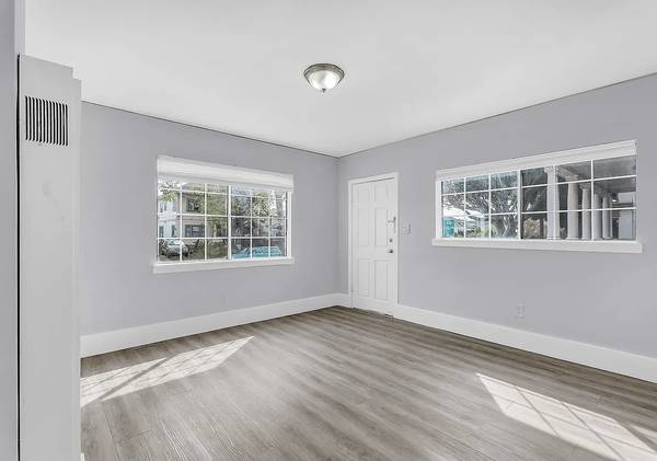 Apartments on 55th St · Oakland photo 2