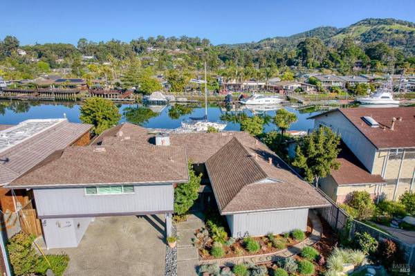 4BR/3BA Single Family House on Capri Court · San Rafael photo 3